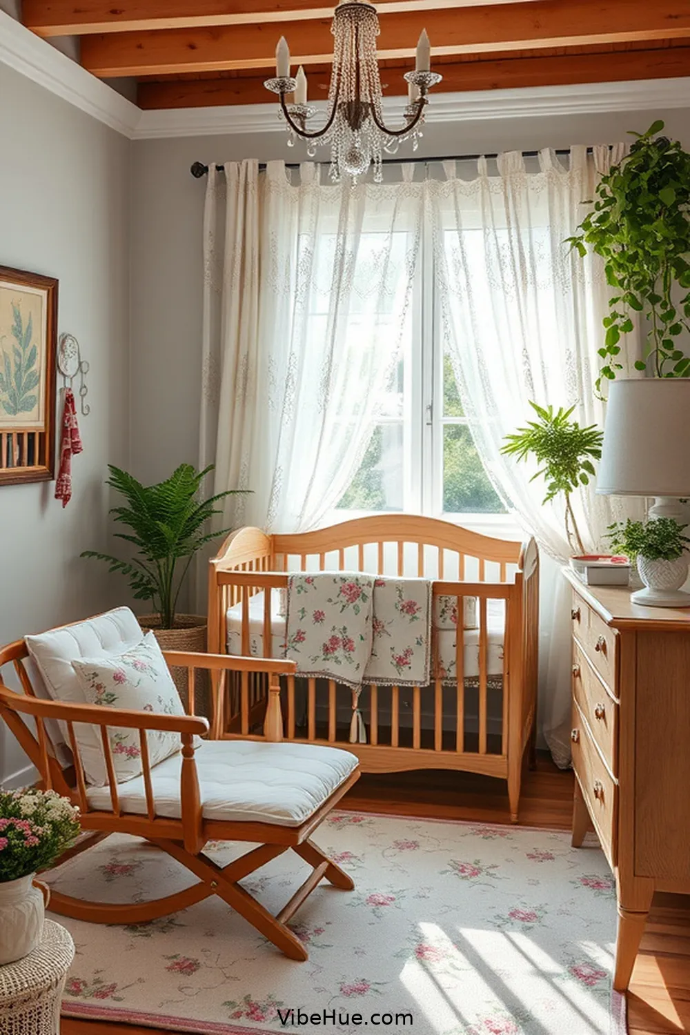 16 Key Elements for a Summer Nursery in Traditional Style 2 Classic Color Palettes for 16 Key Elements for a Summer Nursery in Traditional Style