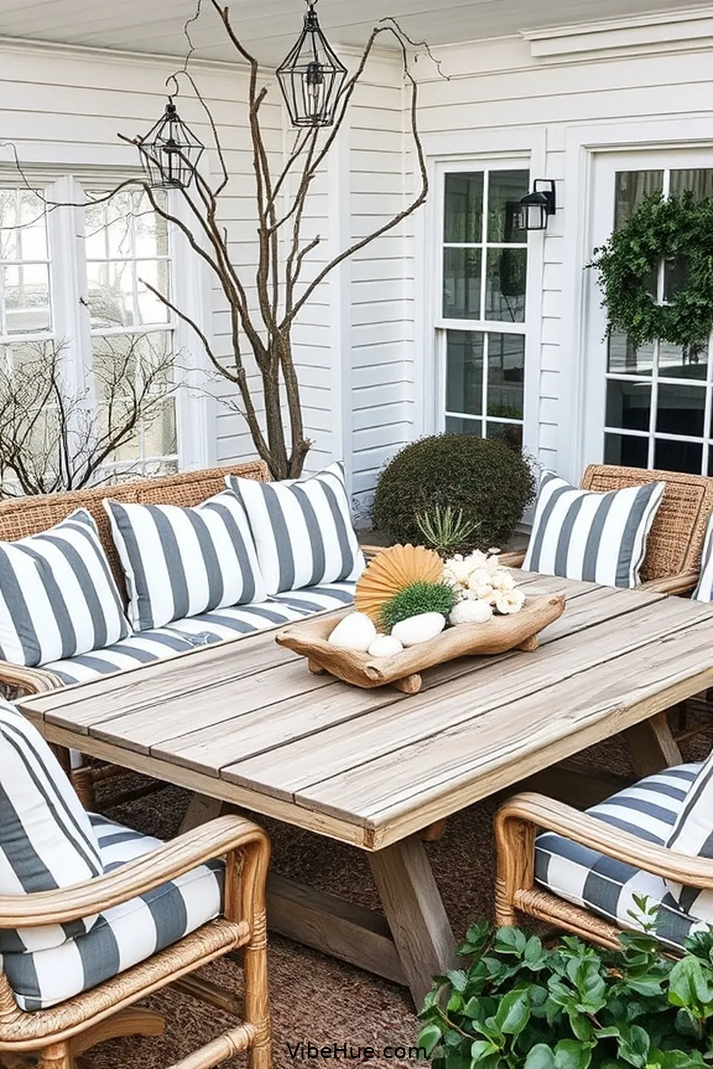 17 Tips for a Coastal Style Winter Outdoor Patio 16 Incorporate Nautical Accessories for 17 Tips for a Coastal Style Winter Outdoor Patio
