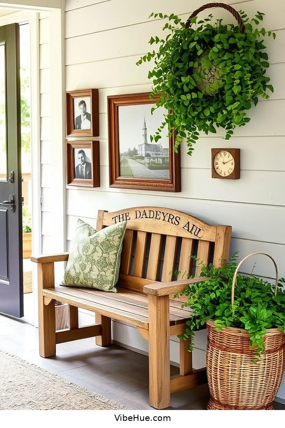 19 Ways to Create a Rustic Summer Entryway Style 20 Add Personal Touches With Family Photos for 19 Ways to Create a Rustic Summer Entryway Style