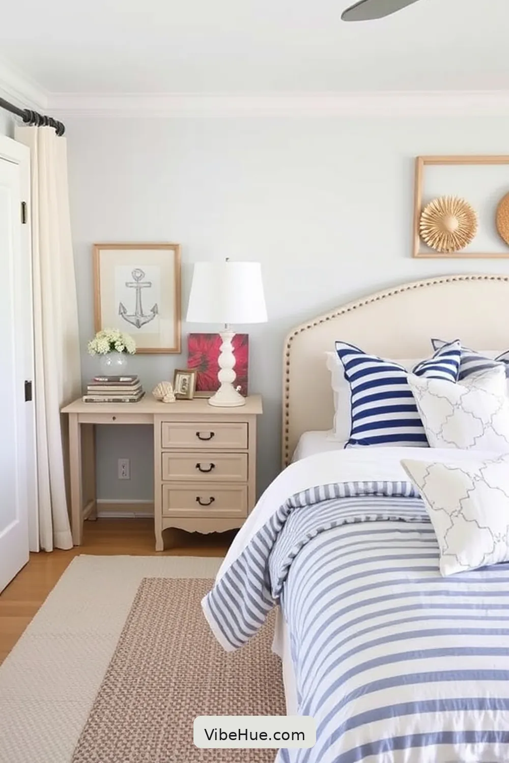 25 Must-Have Elements for a Coastal Style Holiday Bedroom 24 Nautical Patterns for 25 Must-Have Elements for a Coastal Style Holiday Bedroom